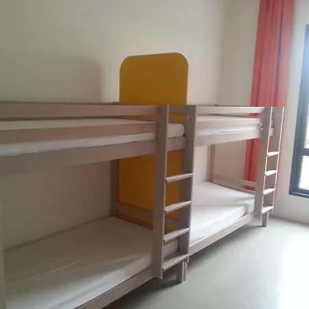 S'cool Centre Hostel *